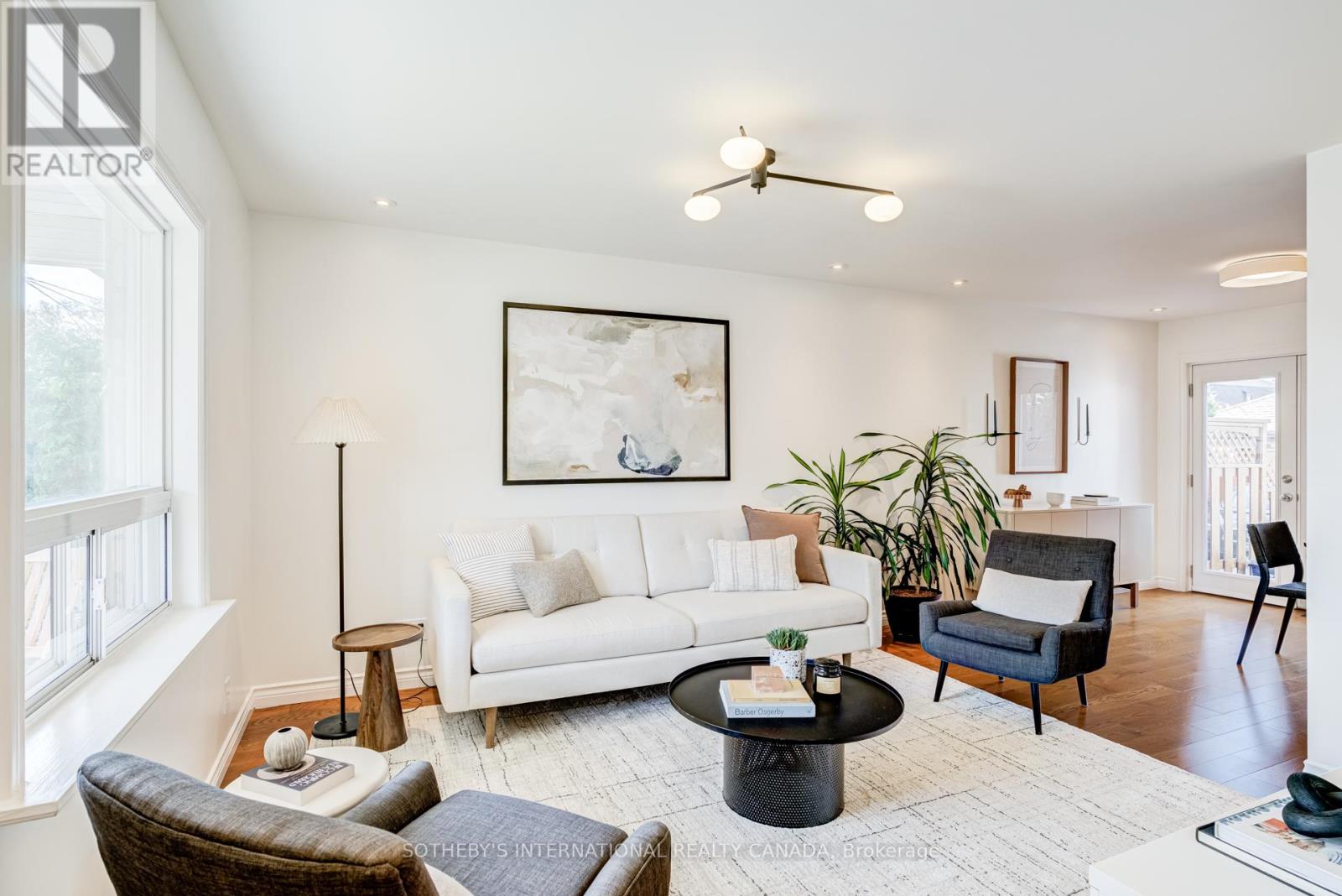 712 Willard Avenue, Toronto, Ontario  M6S 3S5 - Photo 2 - W13030882