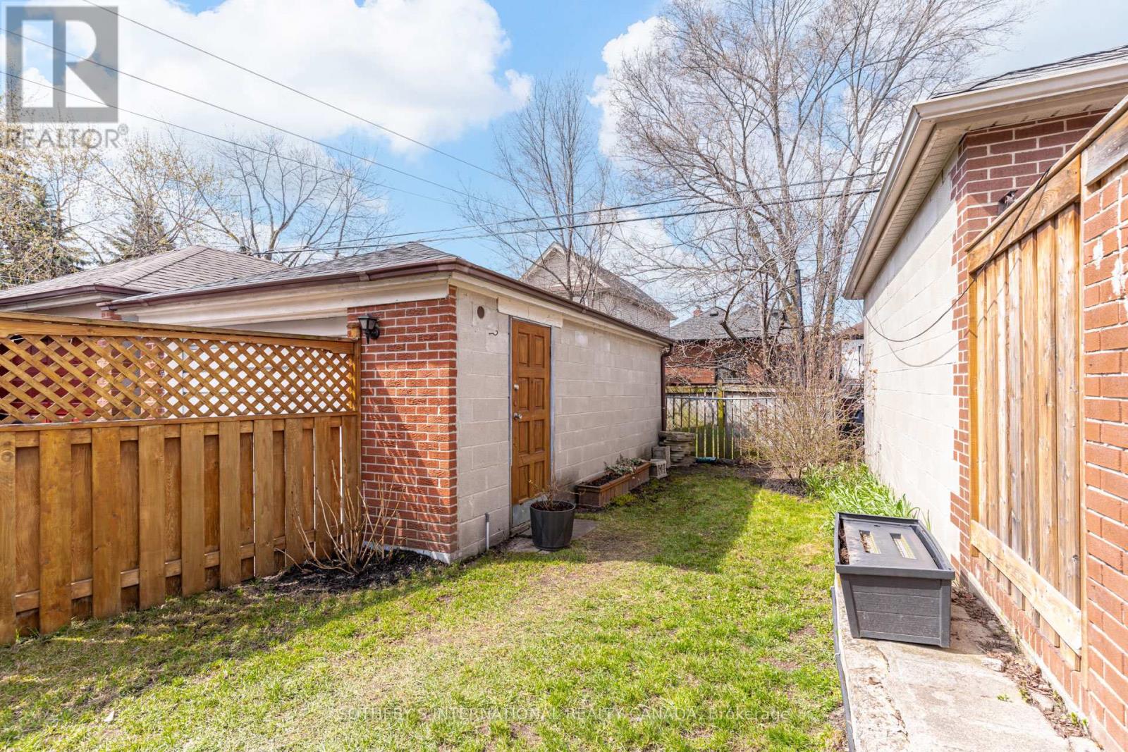 712 Willard Avenue, Toronto, Ontario  M6S 3S5 - Photo 37 - W13030882