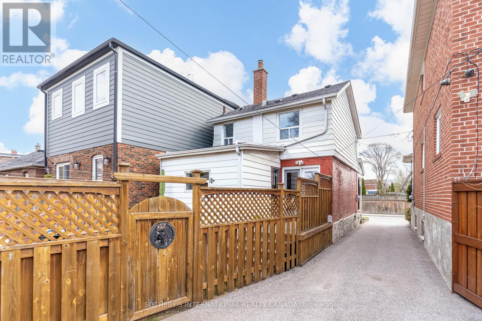 712 Willard Avenue, Toronto, Ontario  M6S 3S5 - Photo 38 - W13030882