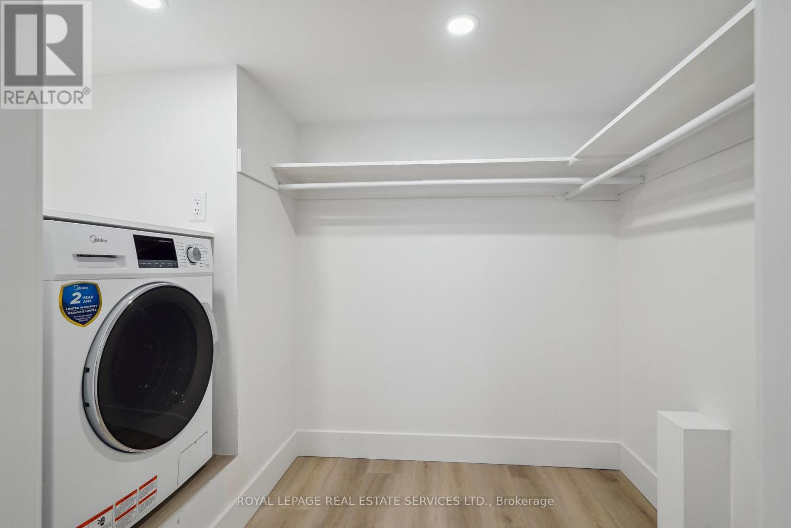 Suite B - 1 Yorkview Drive, Toronto, Ontario  M8Z 2E7 - Photo 11 - W13030926