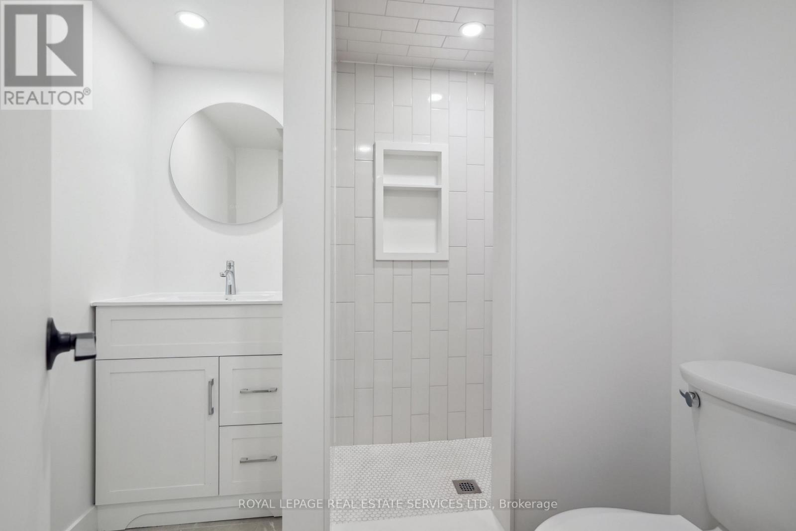 Suite B - 1 Yorkview Drive, Toronto, Ontario  M8Z 2E7 - Photo 13 - W13030926