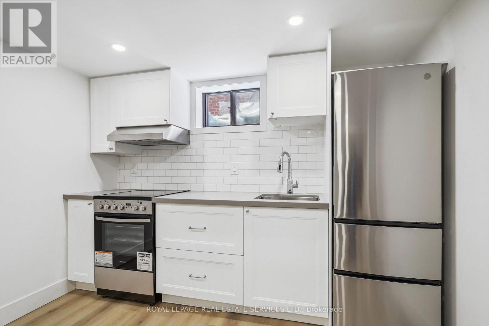 Suite B - 1 Yorkview Drive, Toronto, Ontario  M8Z 2E7 - Photo 3 - W13030926