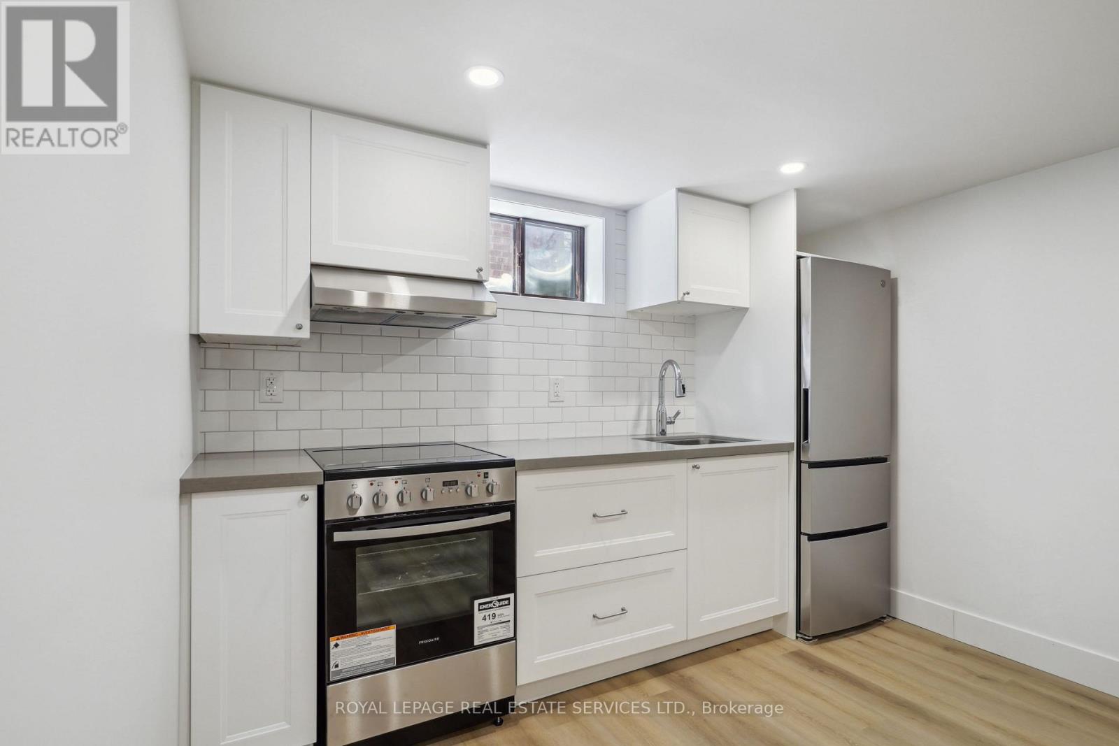 Suite B - 1 Yorkview Drive, Toronto, Ontario  M8Z 2E7 - Photo 4 - W13030926