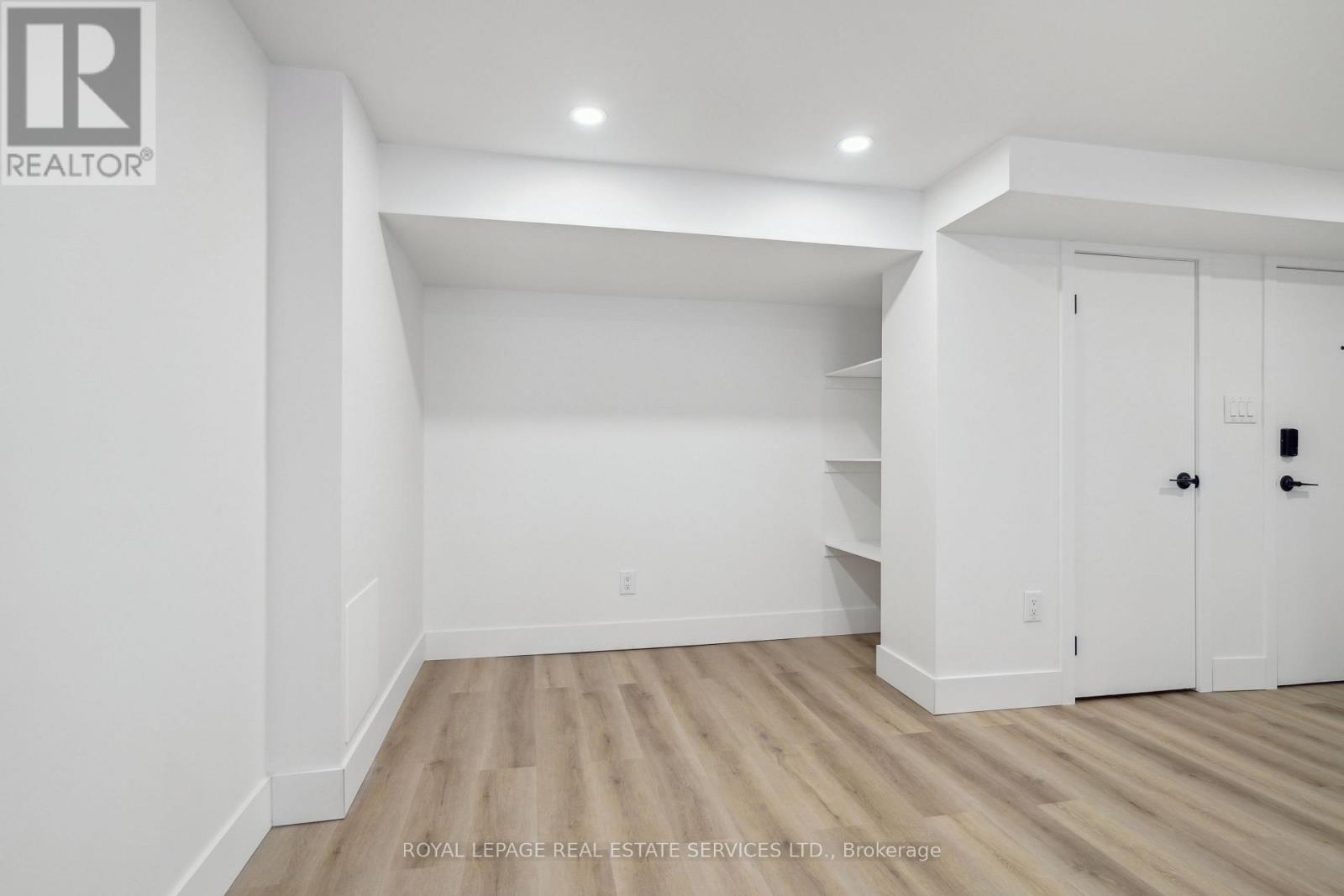 Suite B - 1 Yorkview Drive, Toronto, Ontario  M8Z 2E7 - Photo 6 - W13030926