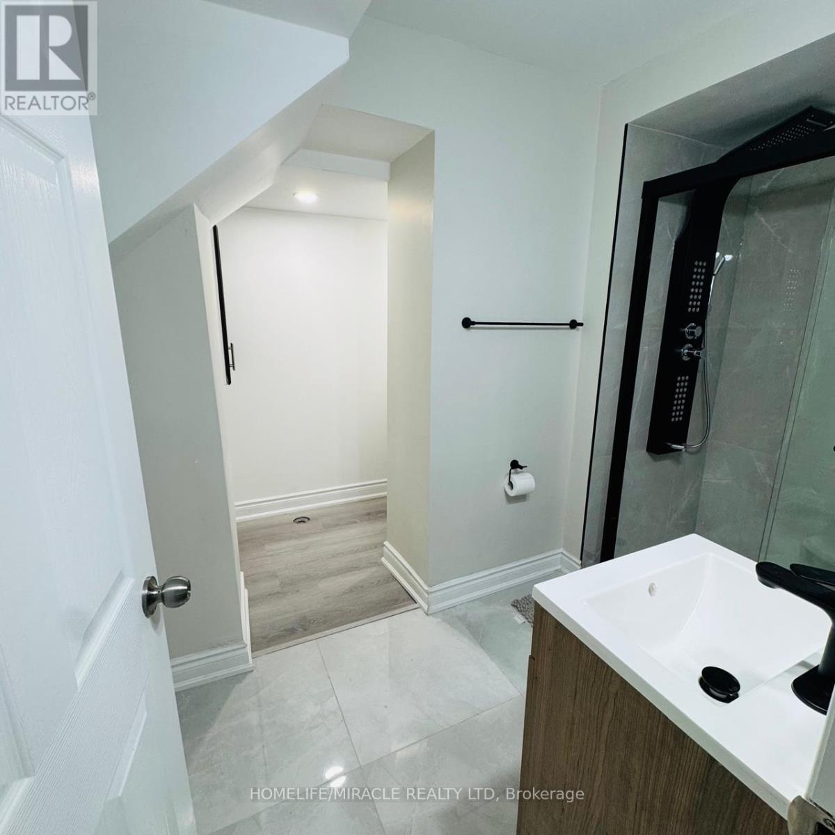 Bsmt - 4204 Perivale Road, Mississauga, Ontario  L5C 3Y5 - Photo 4 - W13030978