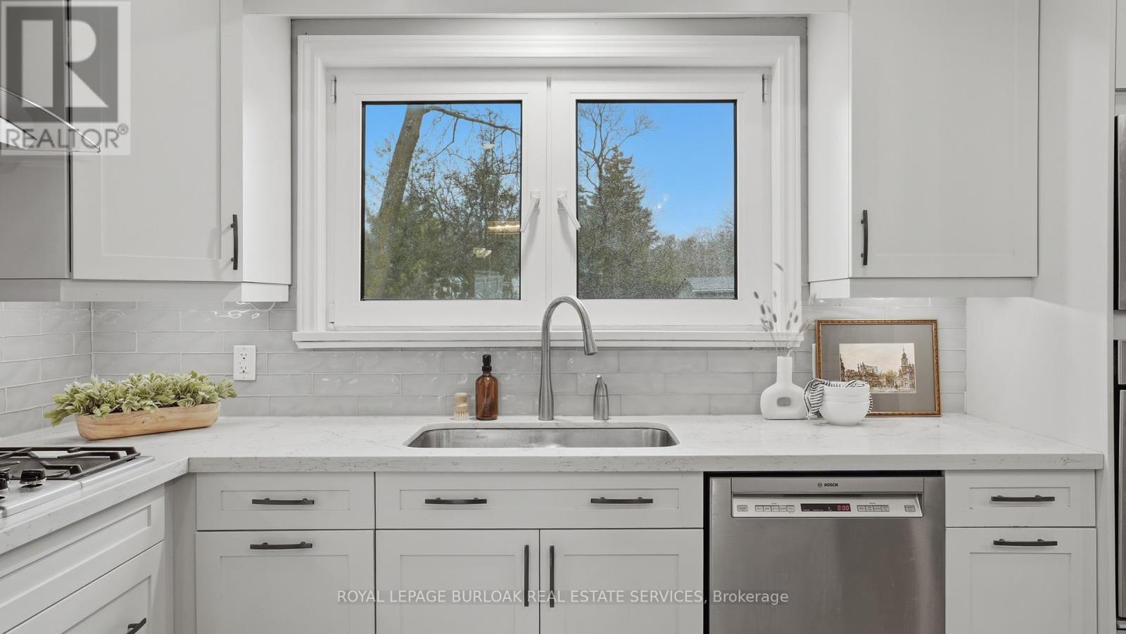 525 Grand Boulevard, Oakville, Ontario  L6H 1P4 - Photo 12 - W13031026