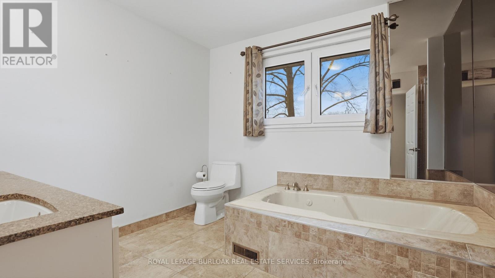 525 Grand Boulevard, Oakville, Ontario  L6H 1P4 - Photo 28 - W13031026