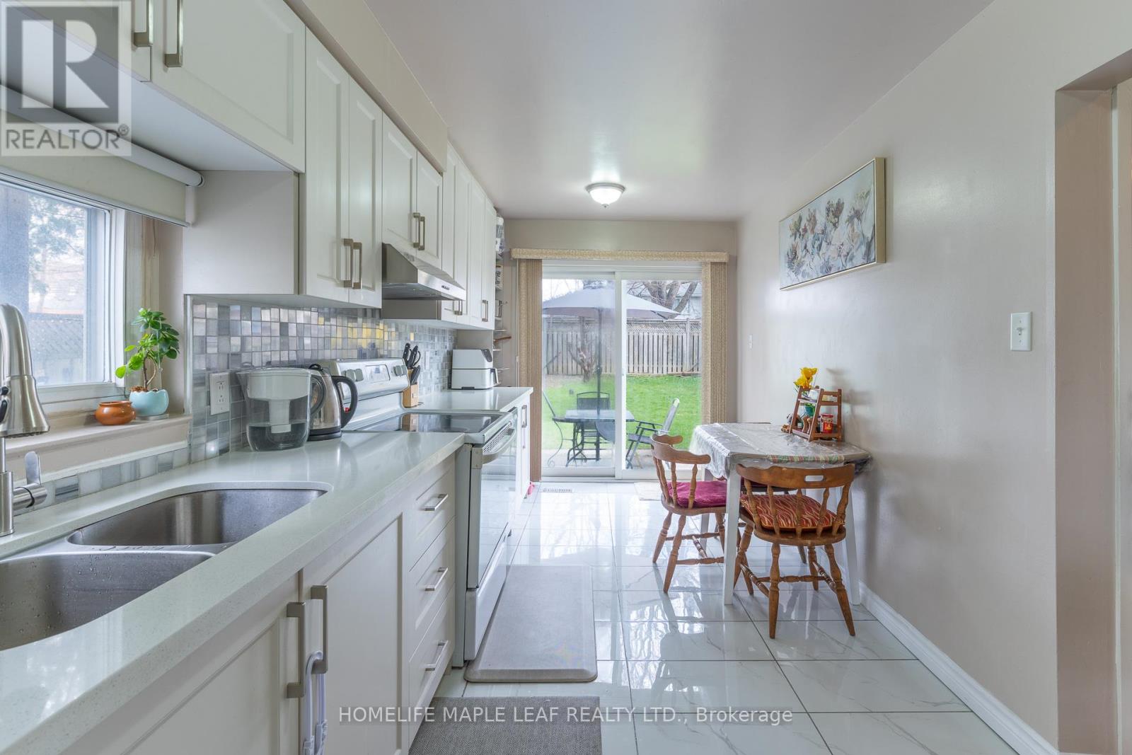 148 Hansen Road N, Brampton, Ontario  L6V 2G6 - Photo 12 - W13031036