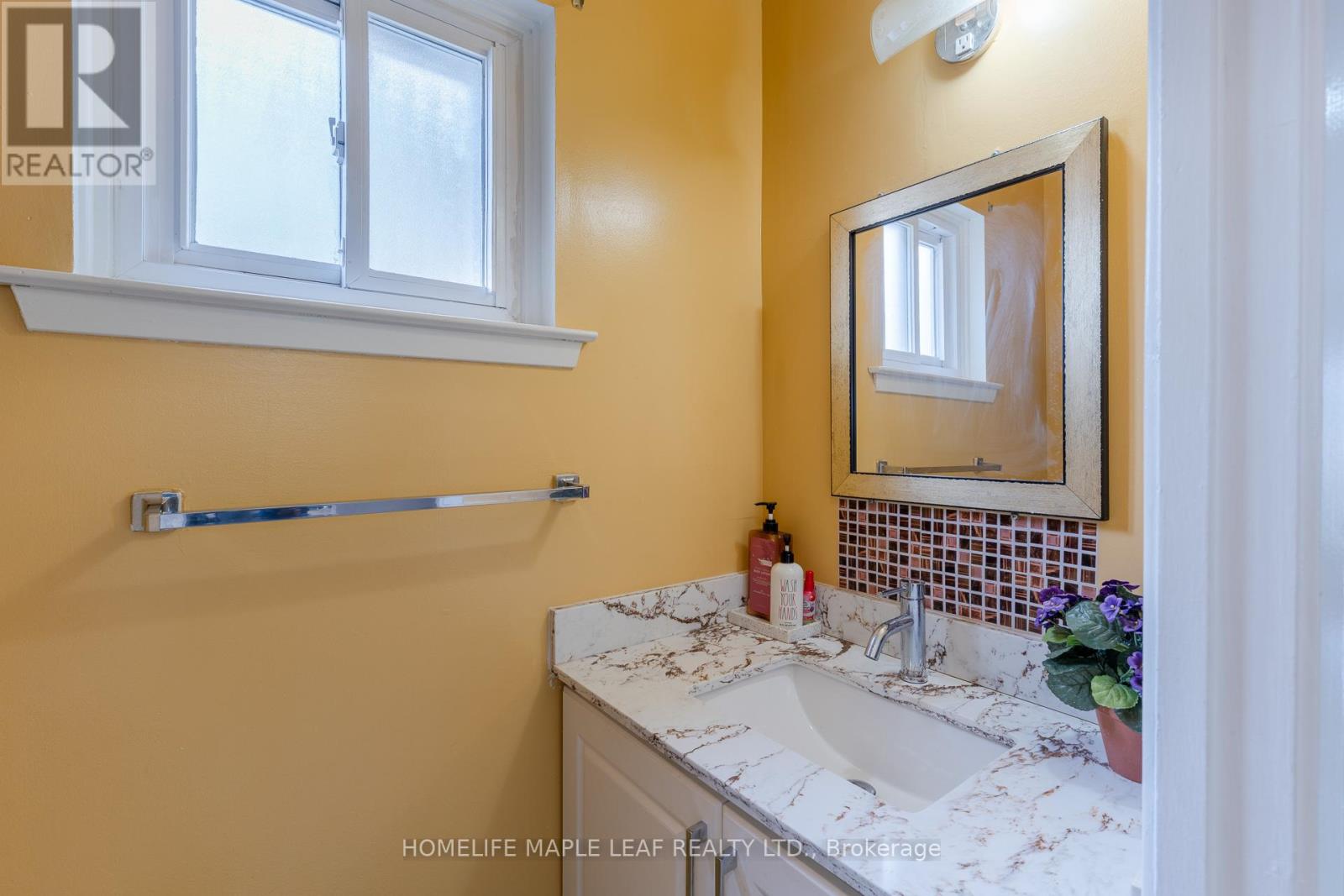 148 Hansen Road N, Brampton, Ontario  L6V 2G6 - Photo 14 - W13031036