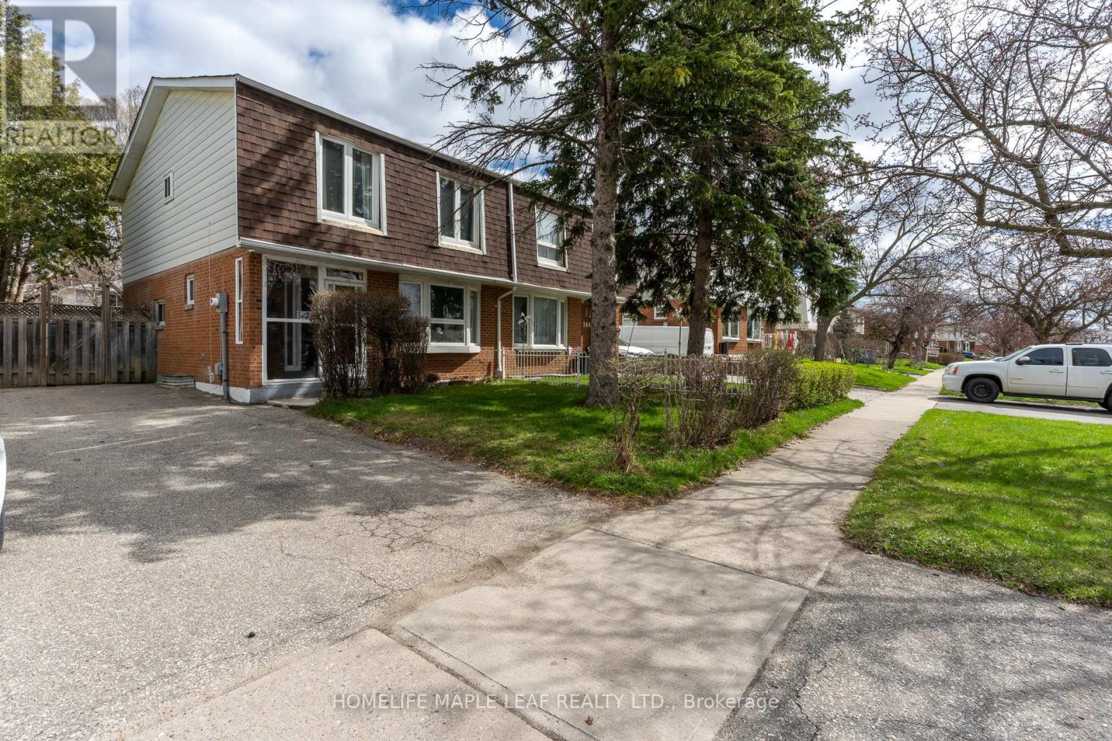 148 Hansen Road N, Brampton, Ontario  L6V 2G6 - Photo 2 - W13031036