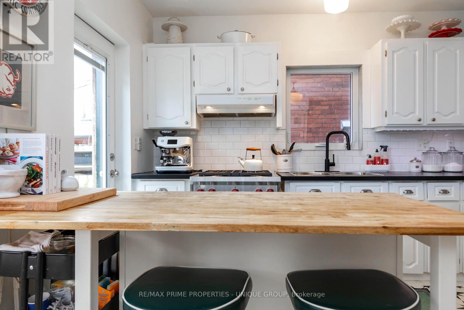 306 Westmoreland Avenue, Toronto, Ontario  M6H 3A5 - Photo 16 - W13031052