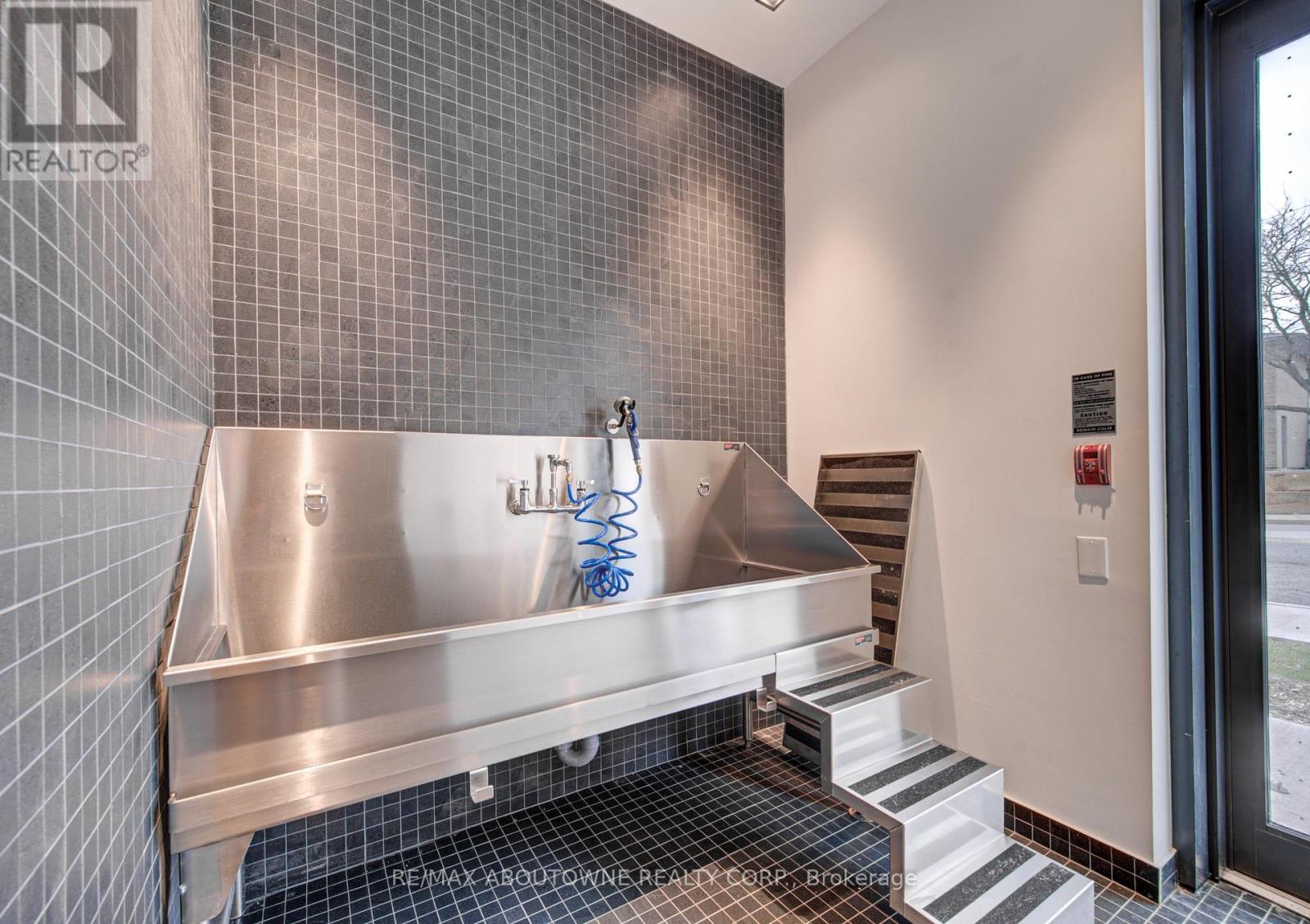 1205 - 2088 James Street, Burlington, Ontario  L7R 0H2 - Photo 35 - W13031138