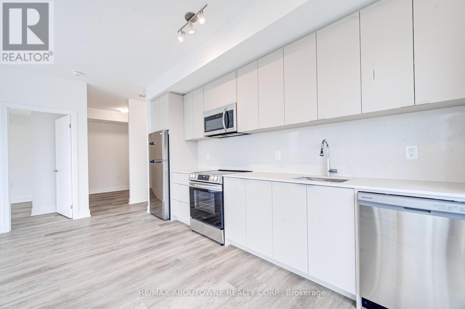 1205 - 2088 James Street, Burlington, Ontario  L7R 0H2 - Photo 4 - W13031138