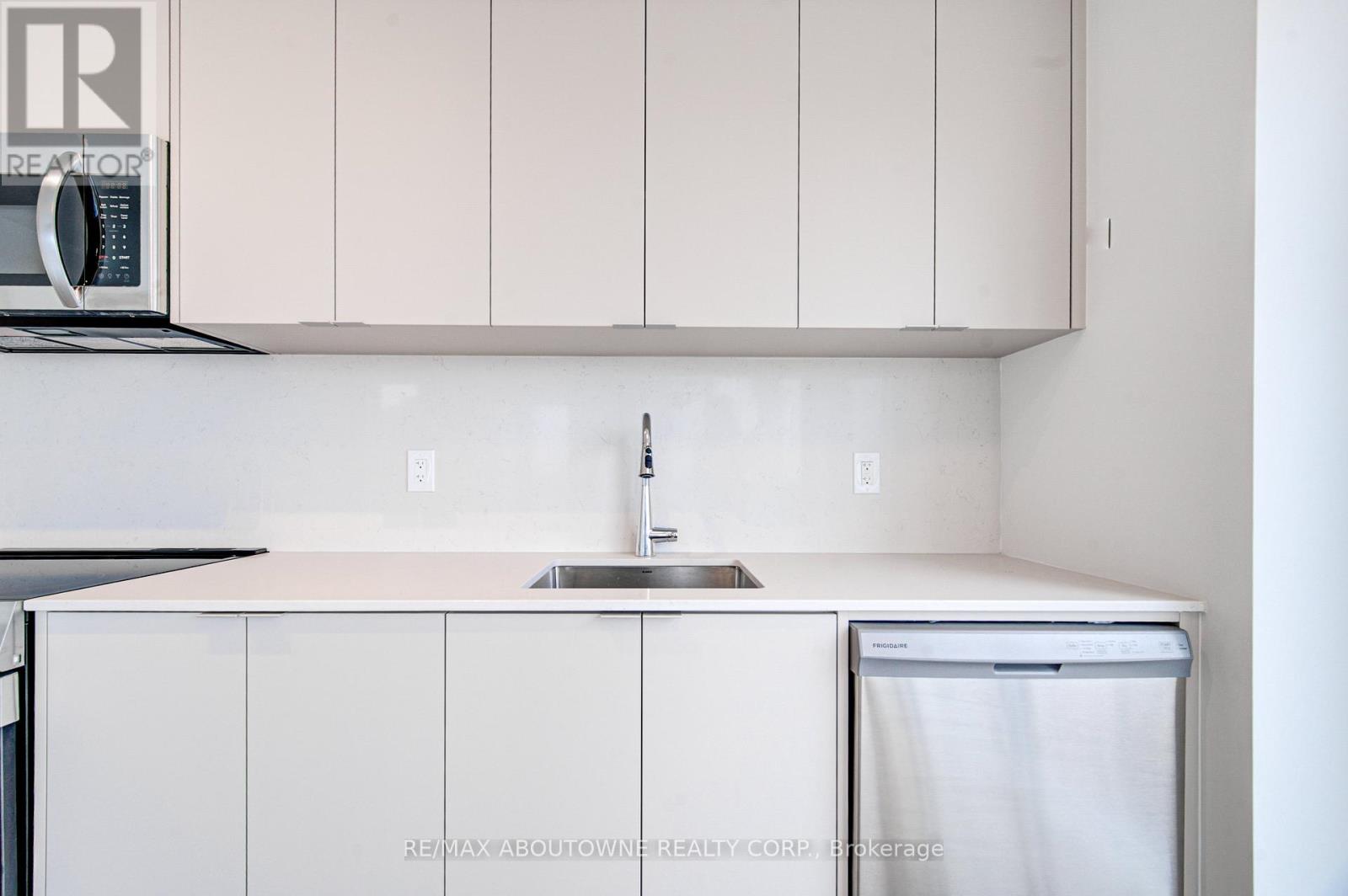 1205 - 2088 James Street, Burlington, Ontario  L7R 0H2 - Photo 6 - W13031138