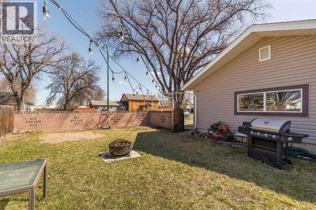 406 20 Street N, Lethbridge, Alberta  T1H 3N1 - Photo 37 - A2301592