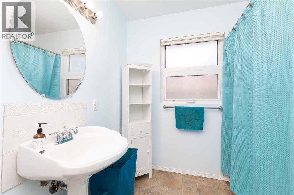 406 20 Street N, Lethbridge, Alberta  T1H 3N1 - Photo 15 - A2301592