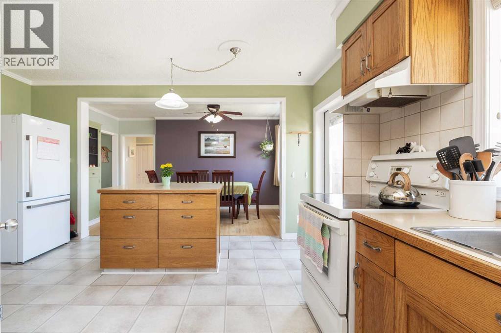 406 20 Street N, Lethbridge, Alberta  T1H 3N1 - Photo 12 - A2301592