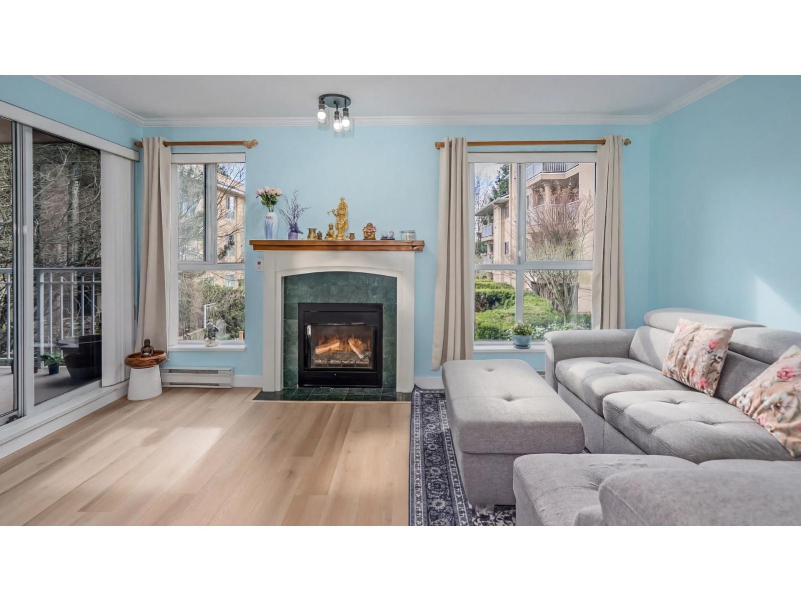 215 13733 74 AVENUE, Surrey, British Columbia