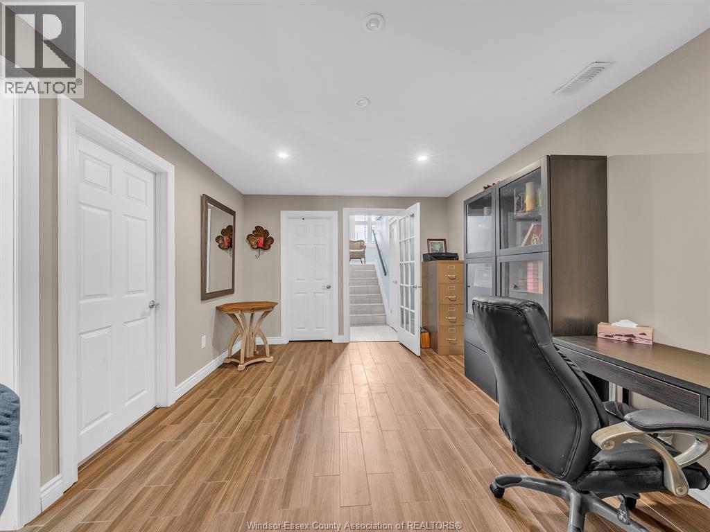11944 Thistledown, Windsor, Ontario  N8P 0B7 - Photo 27 - 26008613