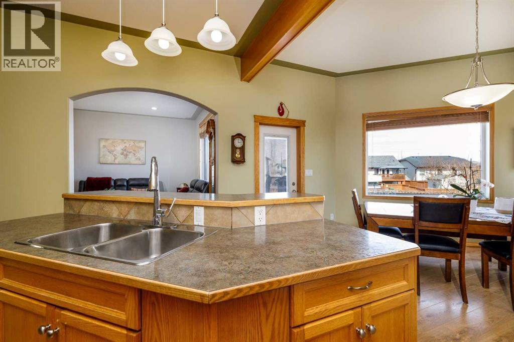 64 Lacey Close, Red Deer, Alberta  T4R 3R7 - Photo 7 - A2302916