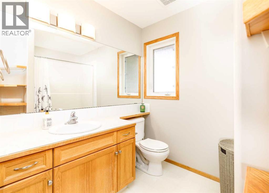 64 Lacey Close, Red Deer, Alberta  T4R 3R7 - Photo 26 - A2302916