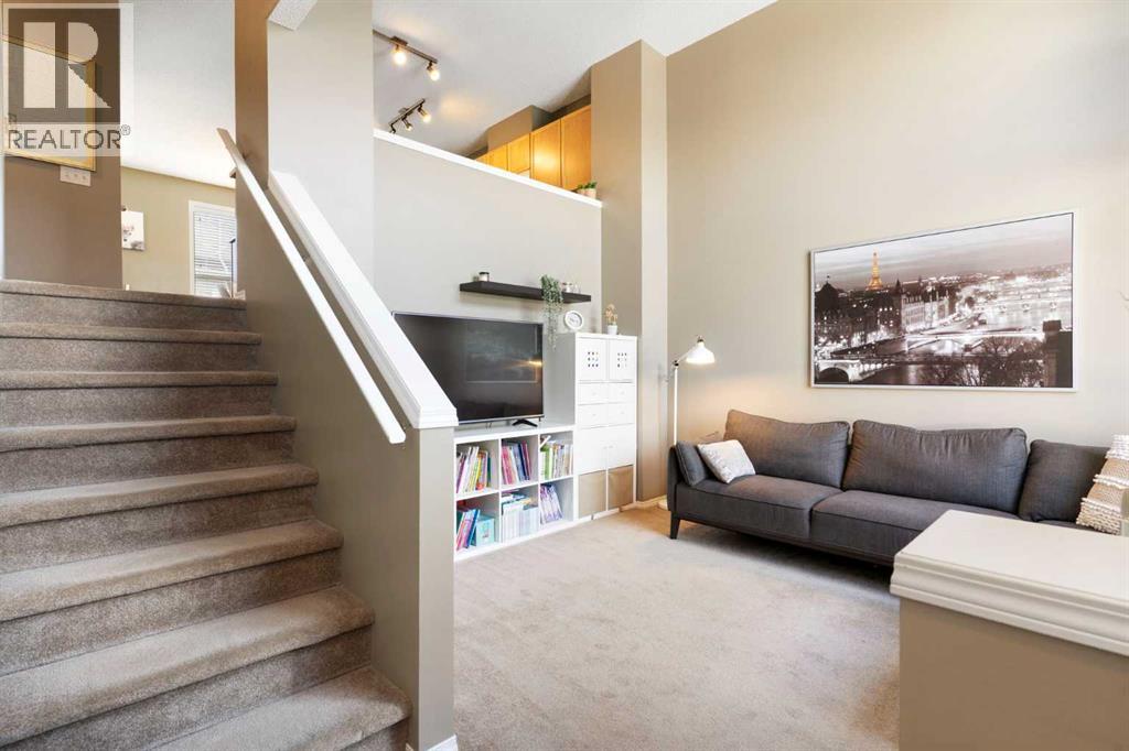 18 Tuscany Court NW, Calgary, Alberta  T3L 2Y8 - Photo 6 - A2294917