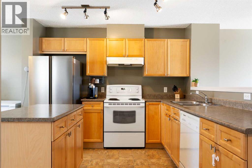 18 Tuscany Court NW, Calgary, Alberta  T3L 2Y8 - Photo 9 - A2294917