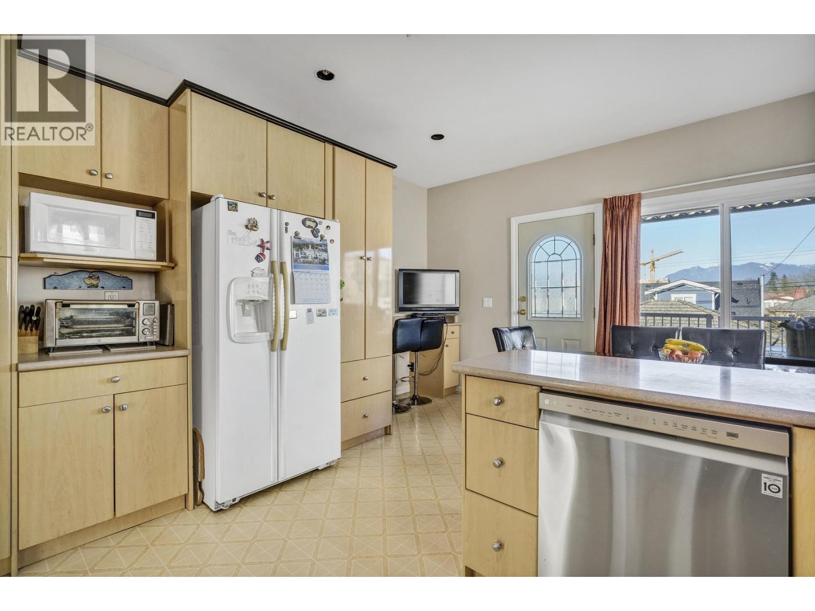 591 E 28th Avenue, Vancouver, British Columbia  V5V 2N4 - Photo 9 - R3114510