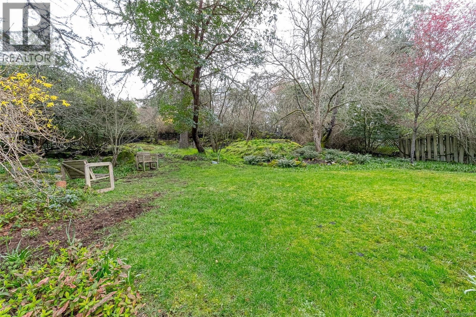 2015 Runnymede Ave, Oak Bay, British Columbia  V8S 2V5 - Photo 36 - 1029882