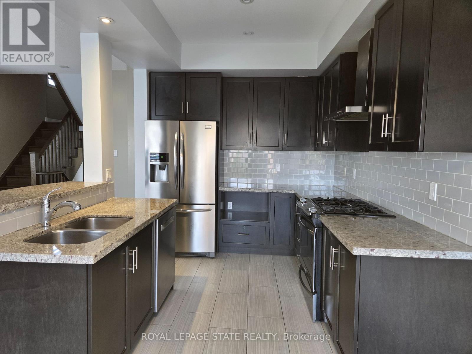 54 - 8 Lakelawn Road, Grimsby, Ontario  L3M 0G1 - Photo 8 - X13030908