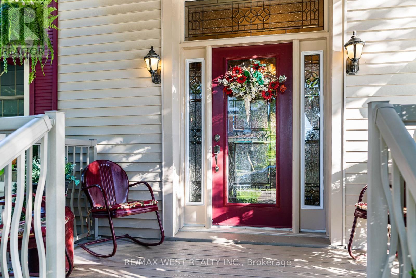 560 PEEL STREET, Woodstock, Ontario