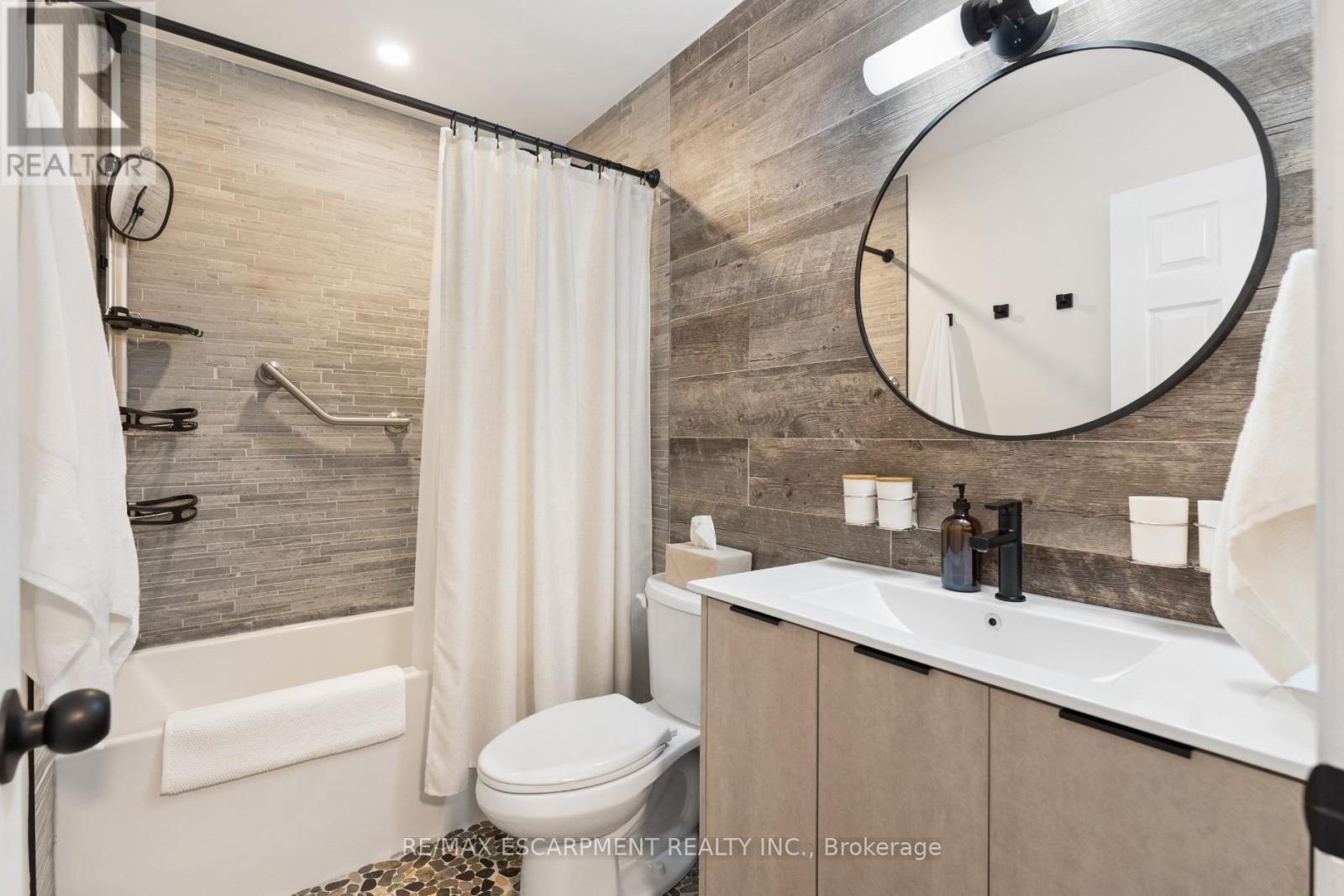 121 - 201 Queen Victoria Drive, Hamilton, Ontario  L8W 1W7 - Photo 23 - X13031056