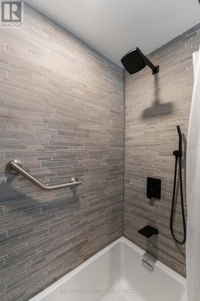 121 - 201 Queen Victoria Drive, Hamilton, Ontario  L8W 1W7 - Photo 24 - X13031056