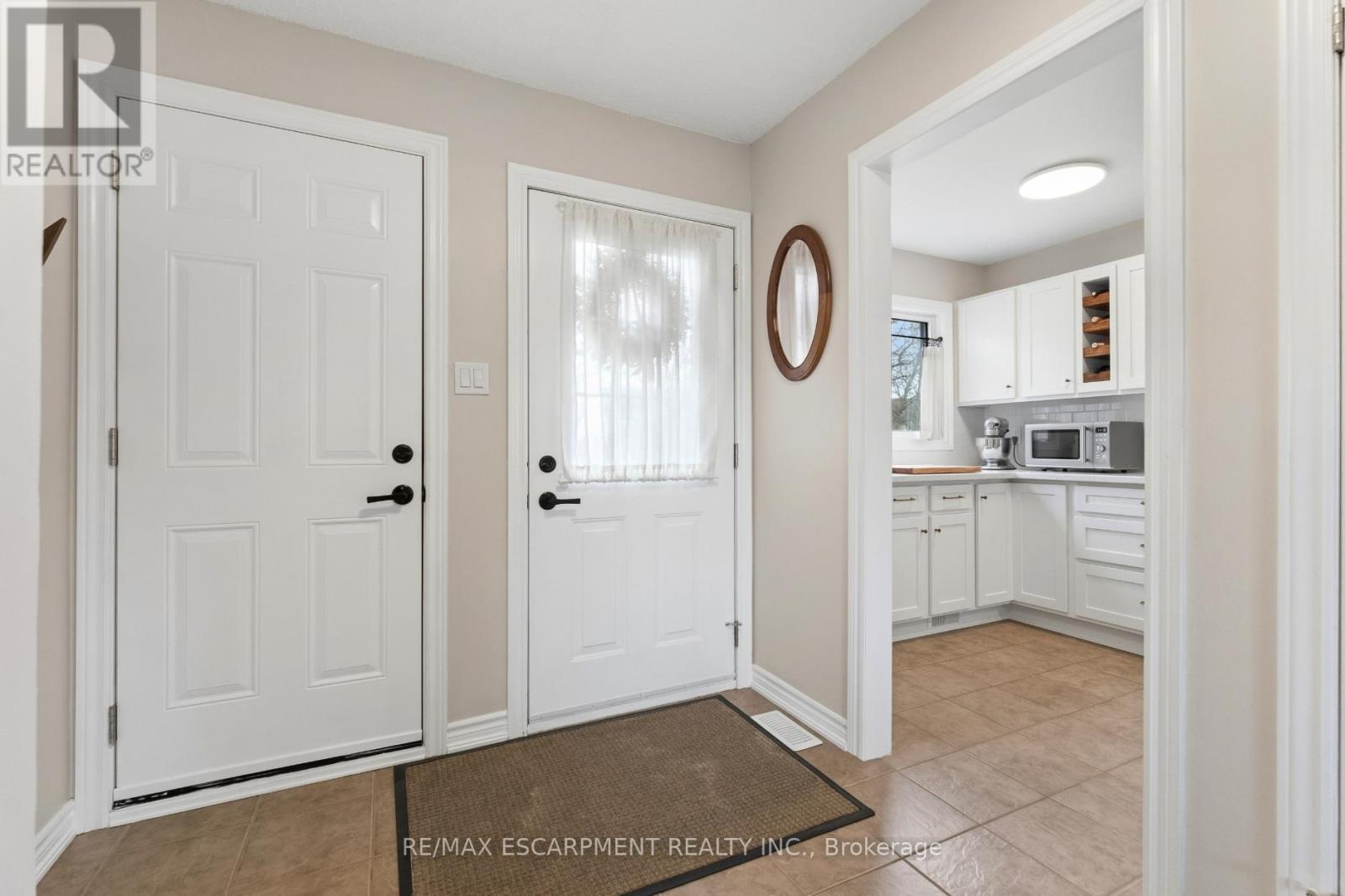 121 - 201 Queen Victoria Drive, Hamilton, Ontario  L8W 1W7 - Photo 4 - X13031056