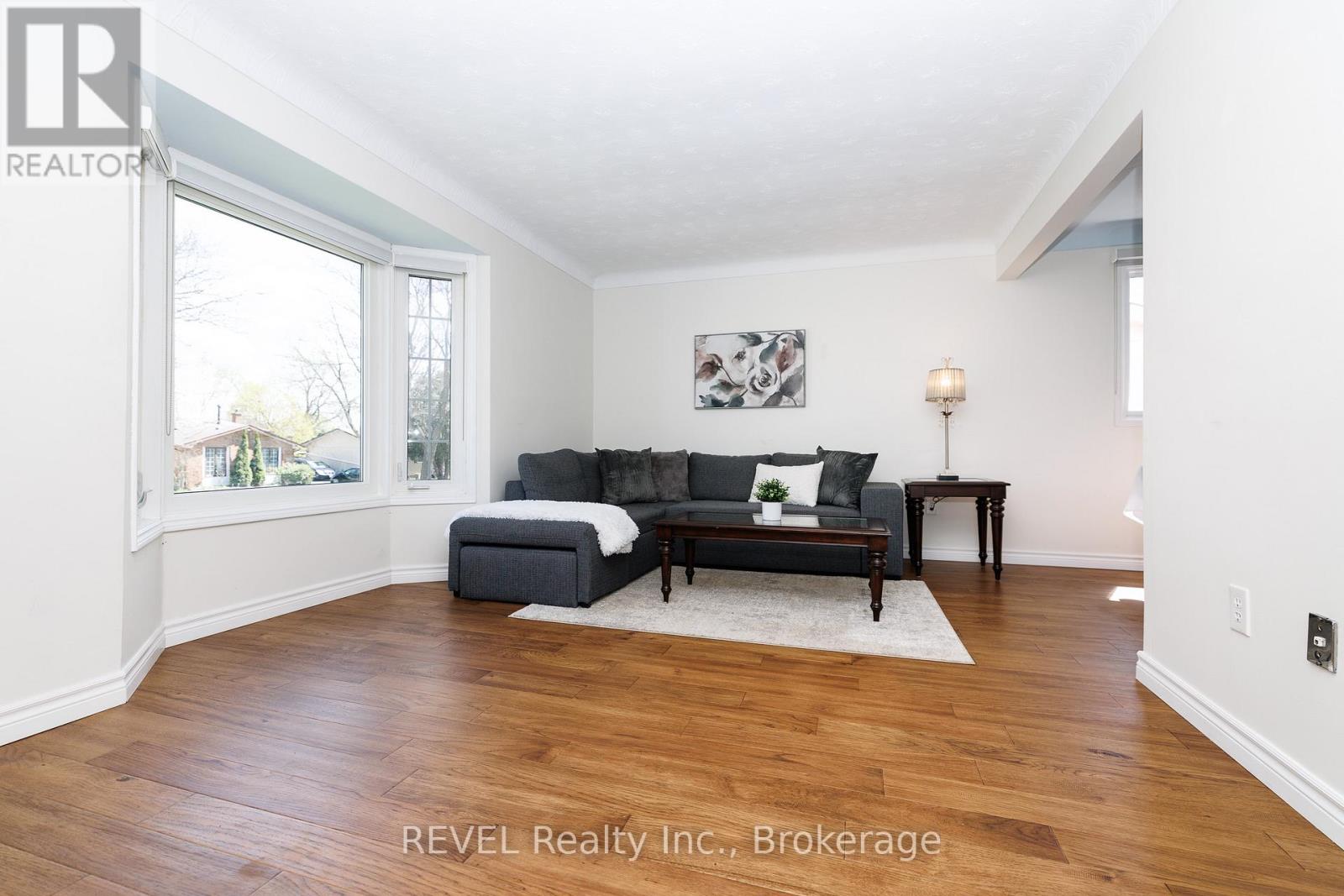 6195 Eldorado Avenue, Niagara Falls, Ontario  L2H 1S5 - Photo 7 - X13031154