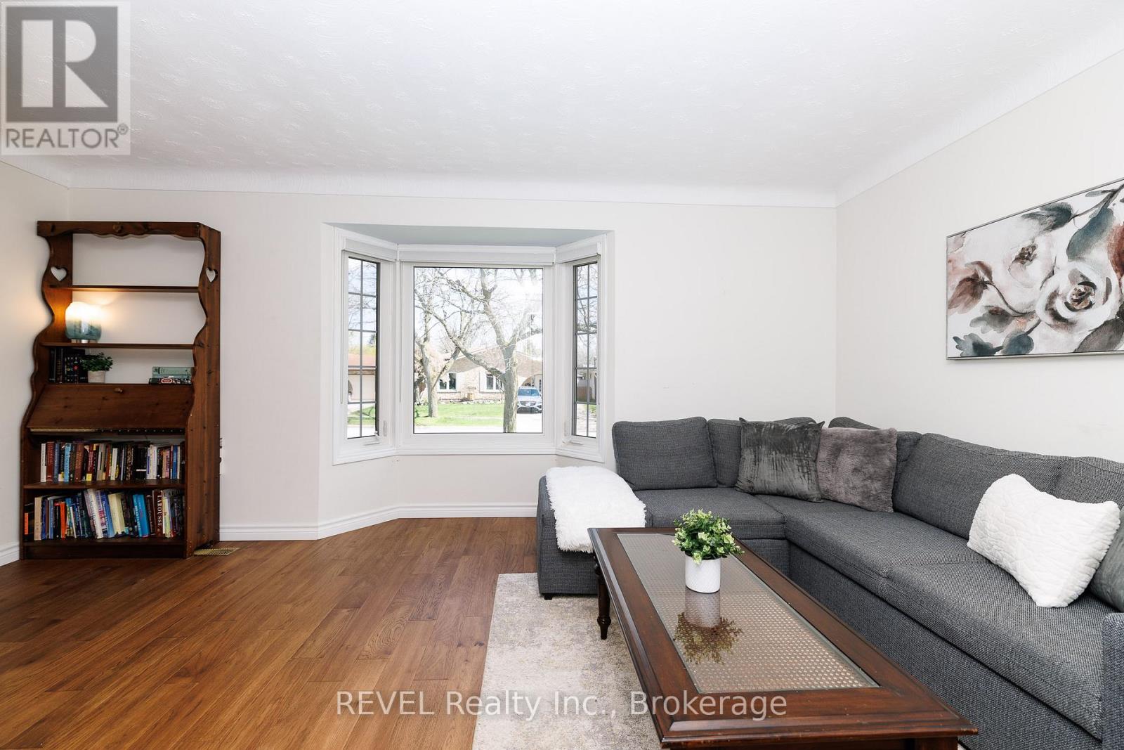 6195 Eldorado Avenue, Niagara Falls, Ontario  L2H 1S5 - Photo 8 - X13031154