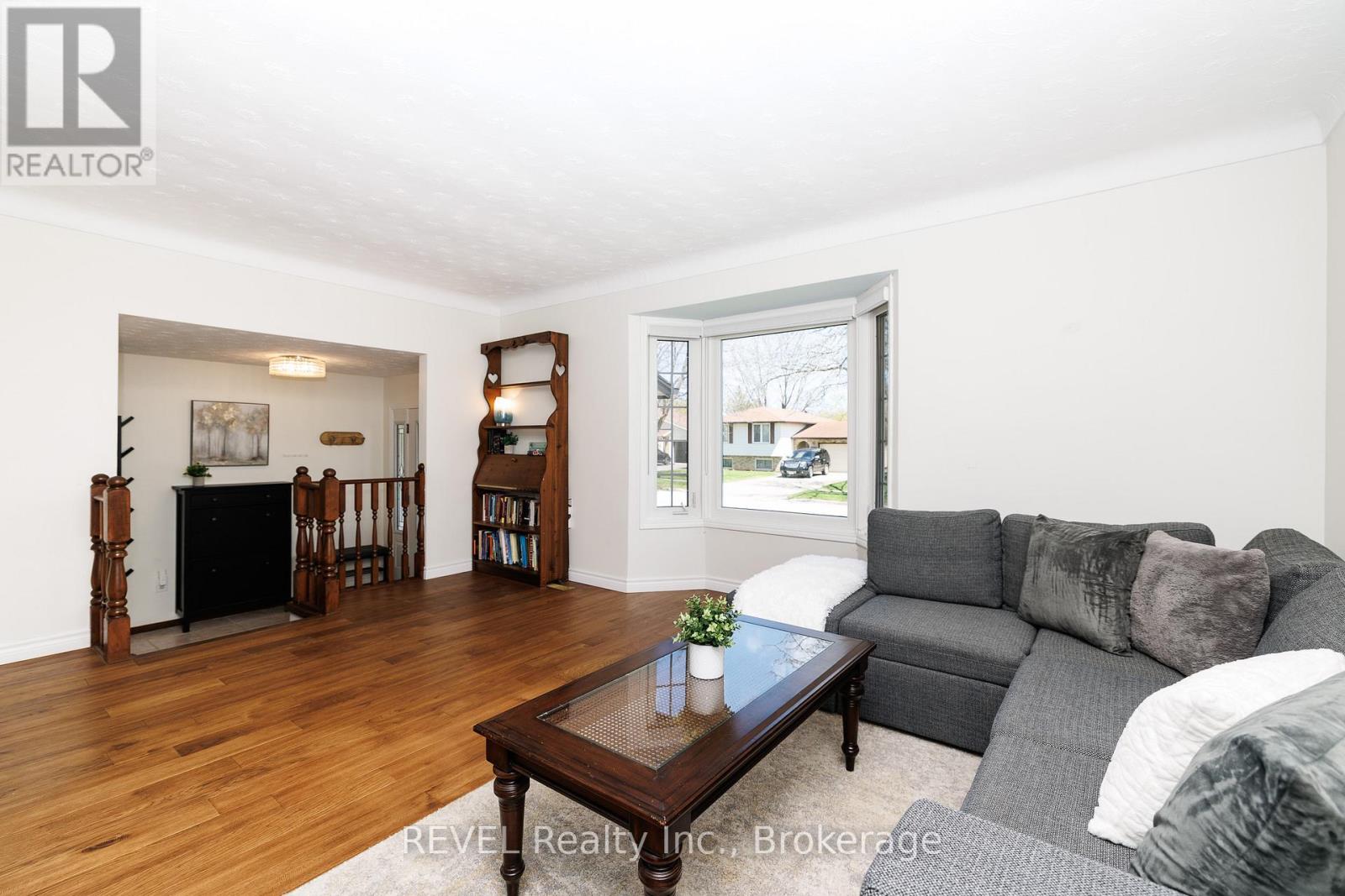 6195 Eldorado Avenue, Niagara Falls, Ontario  L2H 1S5 - Photo 9 - X13031154