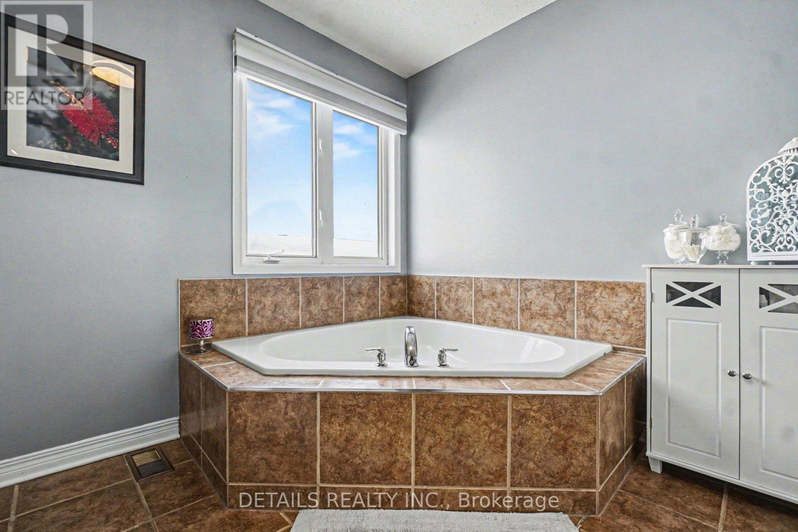 212 Sandra Crescent, Clarence-Rockland, Ontario  K4K 1R9 - Photo 16 - X12788422