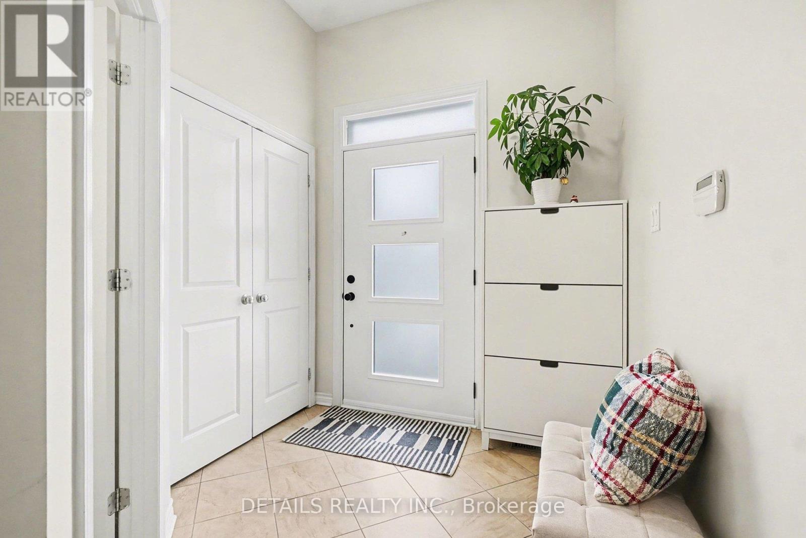 112 Whispering Winds Way, Ottawa, Ontario  K1W 0B7 - Photo 2 - X12893880