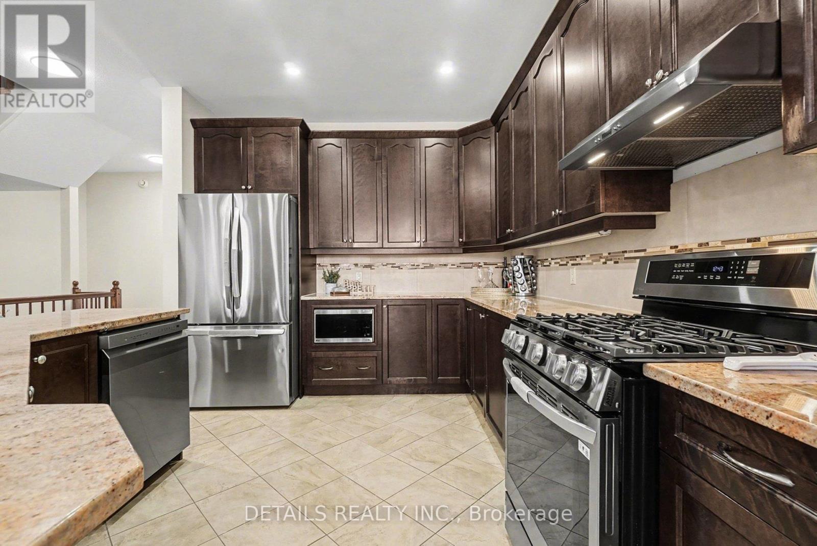 112 Whispering Winds Way, Ottawa, Ontario  K1W 0B7 - Photo 10 - X12893880