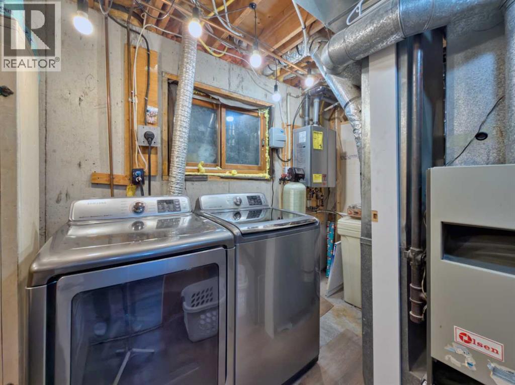 11814 17 Avenue, Blairmore, Alberta  T0K 0E0 - Photo 33 - A2303300