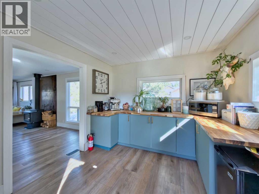 11814 17 Avenue, Blairmore, Alberta  T0K 0E0 - Photo 5 - A2303300