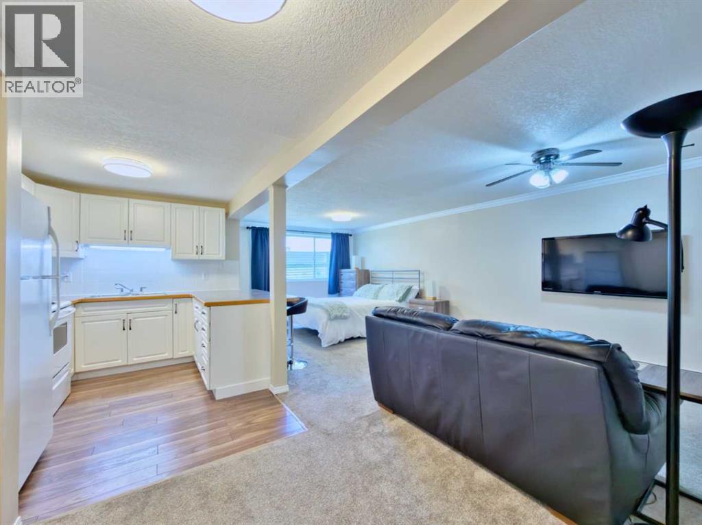 9, 1739 St Edwards Boulevard N, Lethbridge, Alberta  T1H 1X2 - Photo 2 - A2303396