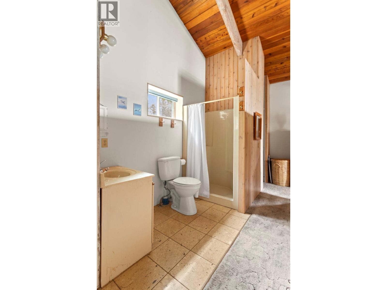 13507 3a Highway, Boswell, British Columbia  V0B 1A4 - Photo 14 - 10383786