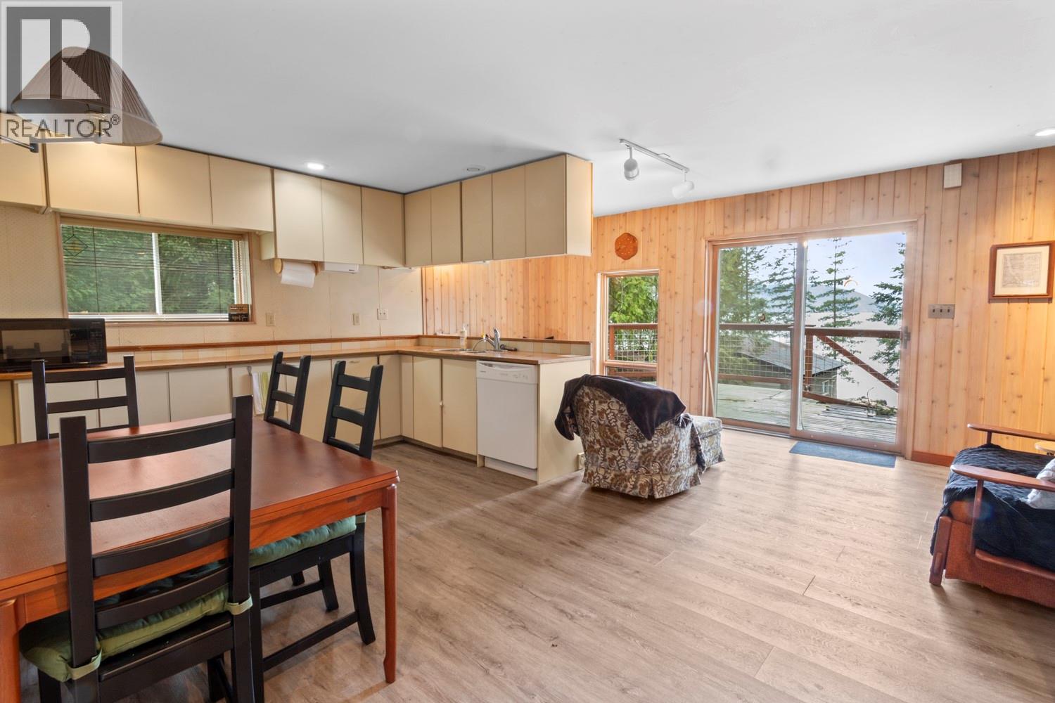 13507 3a Highway, Boswell, British Columbia  V0B 1A4 - Photo 9 - 10383786