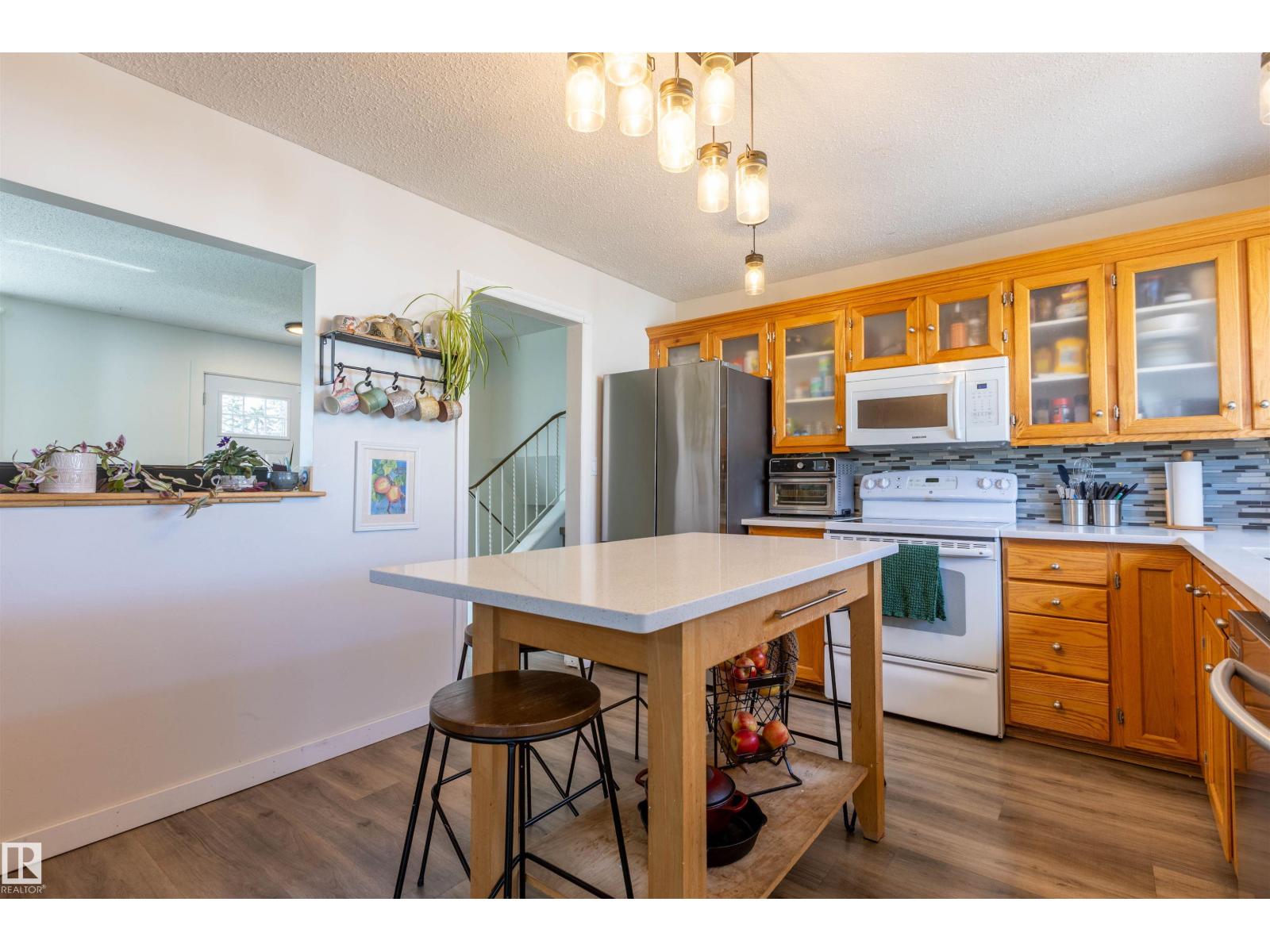 9310 98 Av, Morinville, Alberta  T8R 1J4 - Photo 9 - E4483479