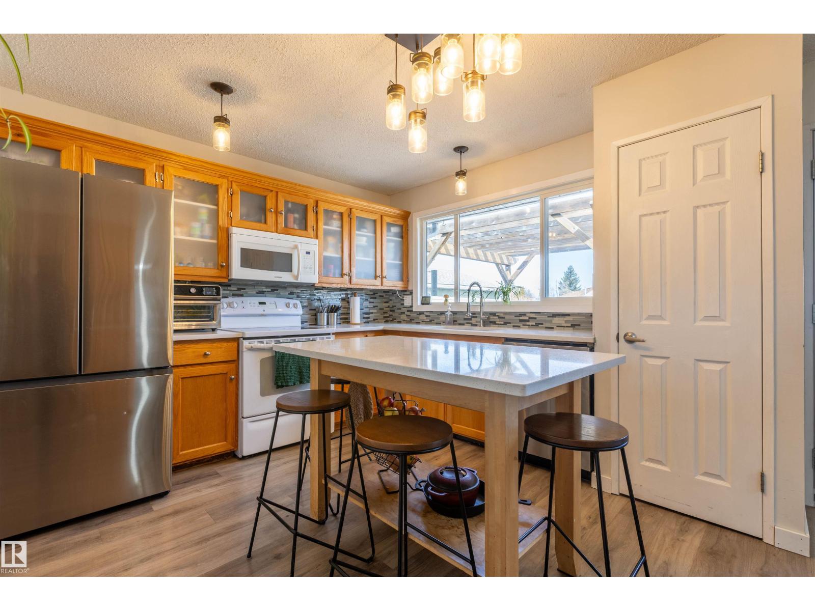 9310 98 Av, Morinville, Alberta  T8R 1J4 - Photo 12 - E4483479