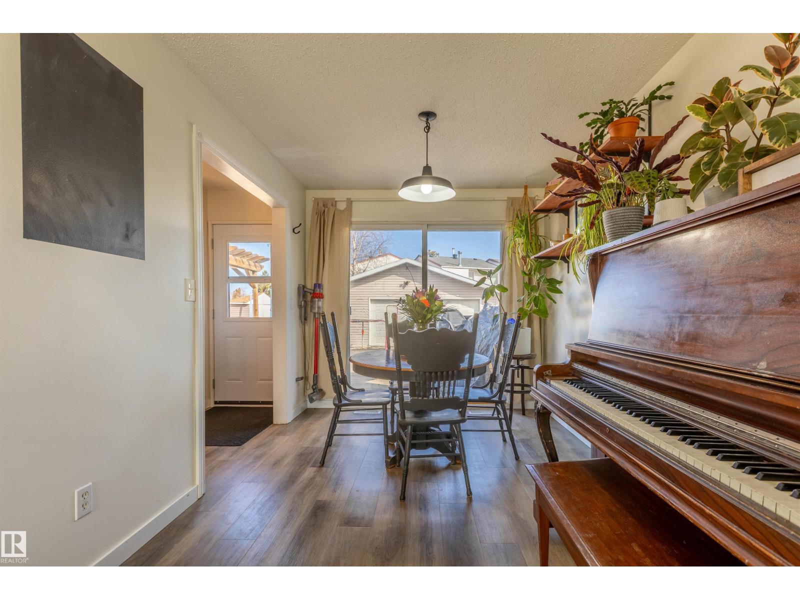 9310 98 Av, Morinville, Alberta  T8R 1J4 - Photo 14 - E4483479