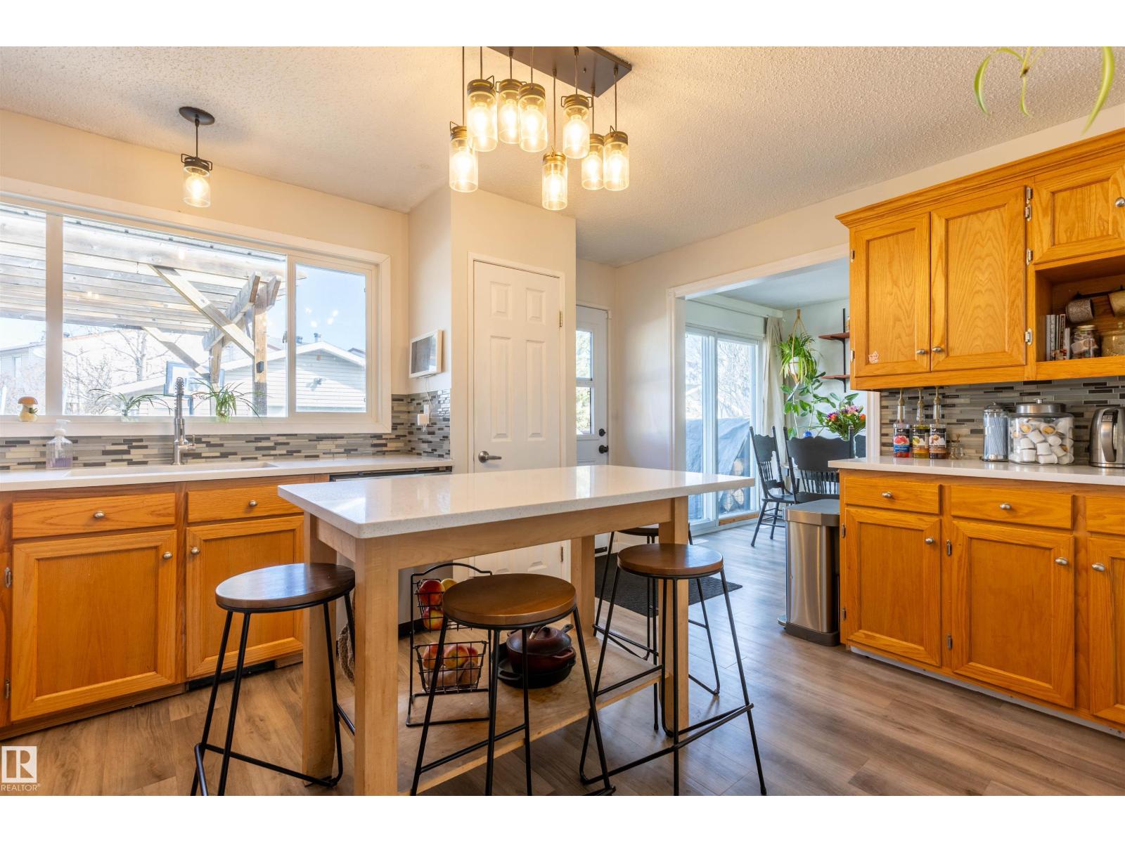 9310 98 Av, Morinville, Alberta  T8R 1J4 - Photo 10 - E4483479