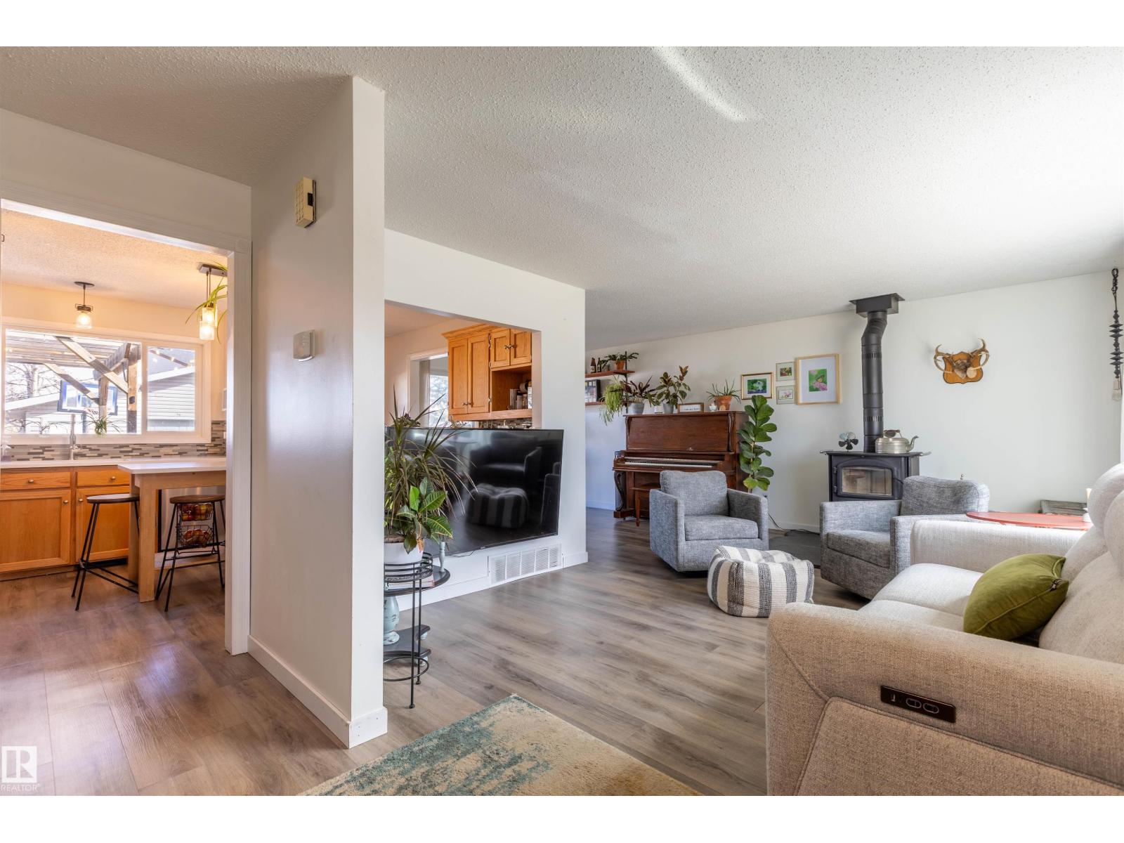 9310 98 Av, Morinville, Alberta  T8R 1J4 - Photo 5 - E4483479